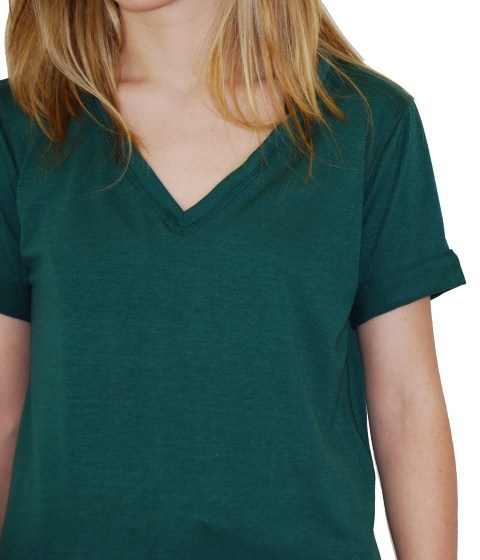 T-Shirt-The-Snugly-V-neck-2