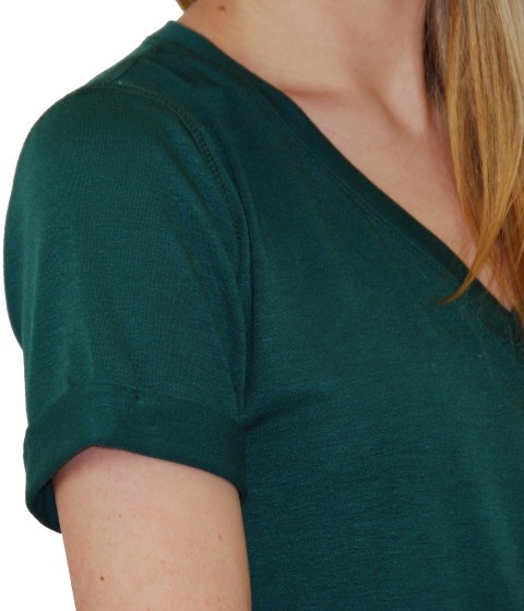 T-Shirt-The-Snugly-V-neck-3
